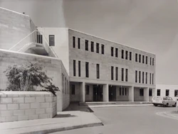 Senate House in 1976.jpg